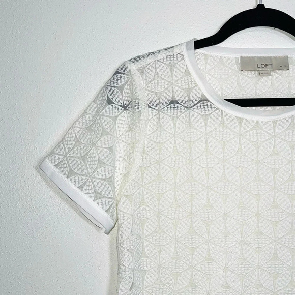 Ann Taylor LOFT White Jacquard Floral Print Semi-sheer Top Medium Petite Women’s - Picture 4 of 11